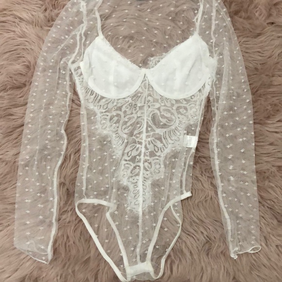 NWT PRINCESS POLLY WHITE LACE BUSTIER BODYSUIT - Picture 5 of 6